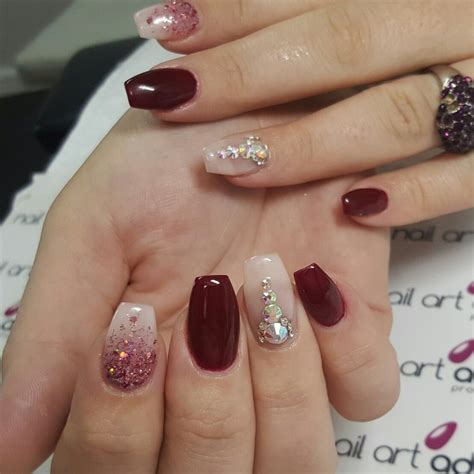 unas gelish elegantes.